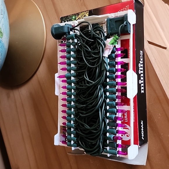 Vintage  NOMA Alderbrook pink minilites extra brite new old stock - Picture 4 of 10